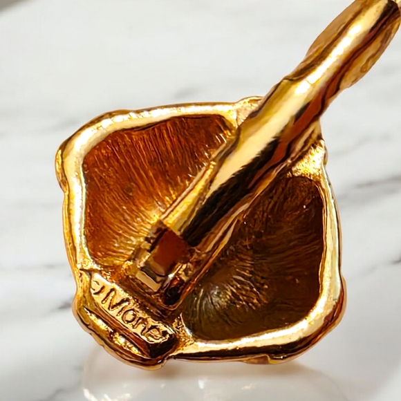 Vintage Monet Gold Tone Sculptural Drop Earrings Signed - Picture 7 of 7